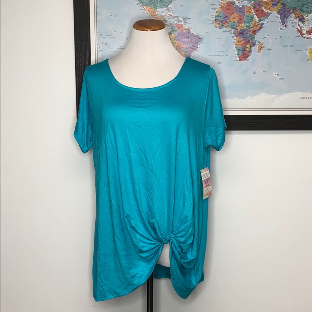 Nerine Tee